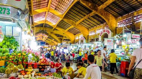 shopping at ben thanh market